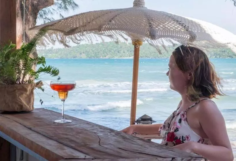 リゾートホテル Sarasea Koh Rong Samloem