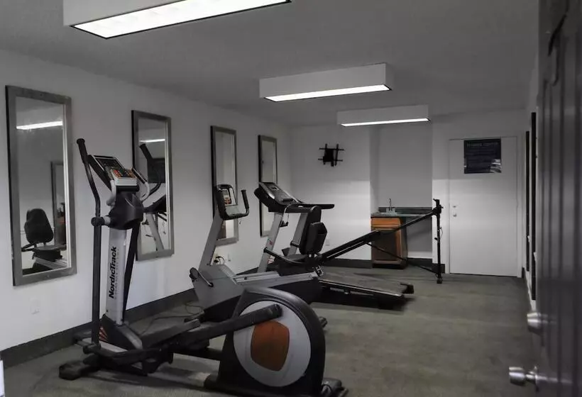 فندق Apm Inn And Suite