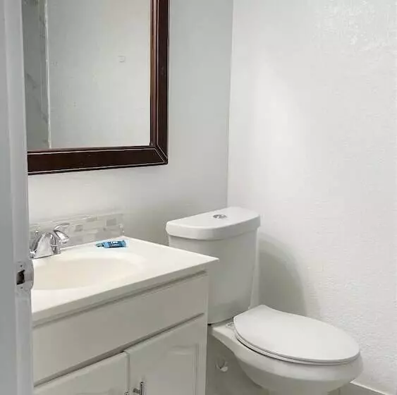 فندق Apm Inn And Suite