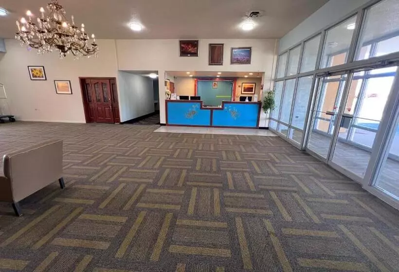 酒店 Colby Inn And Suites