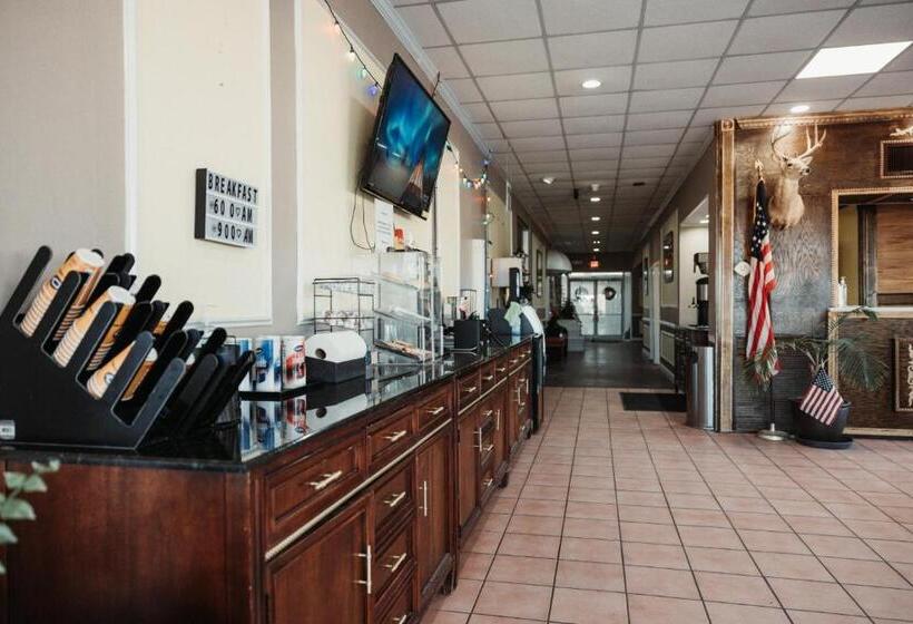 فندق Reidsville Inn & Suites