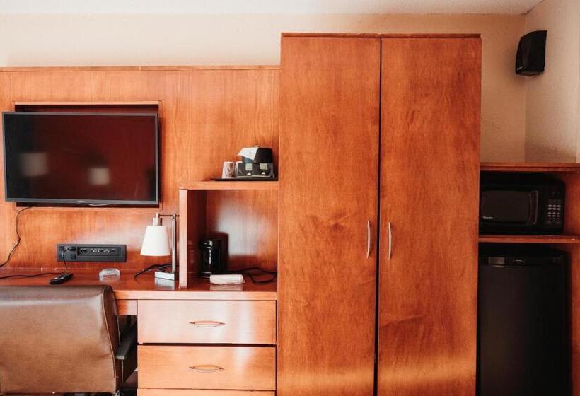 فندق Reidsville Inn & Suites