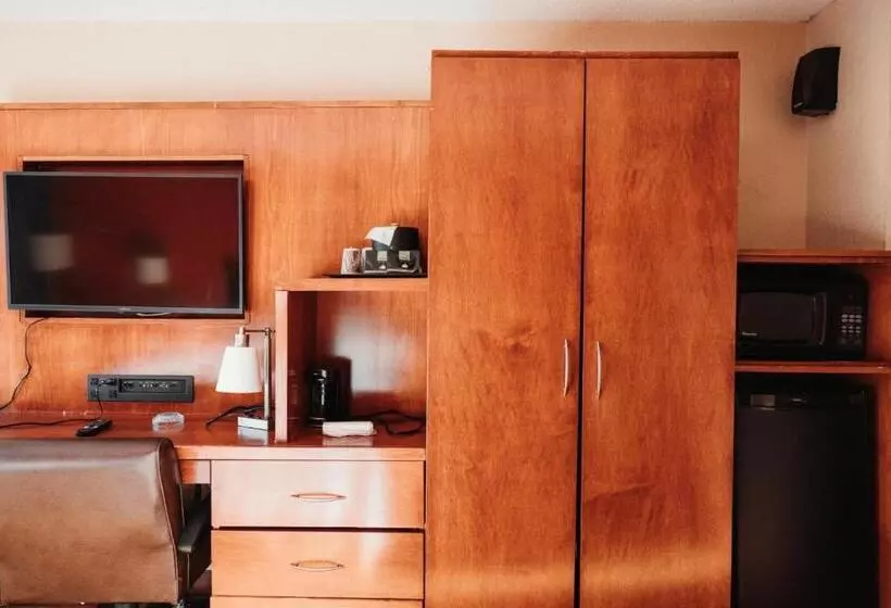 ホテル Reidsville Inn & Suites