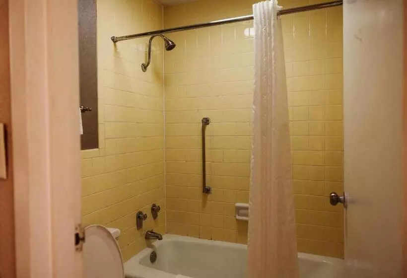 ホテル Reidsville Inn & Suites