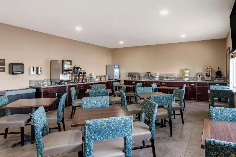 호텔 Comfort Inn & Suites Pueblo