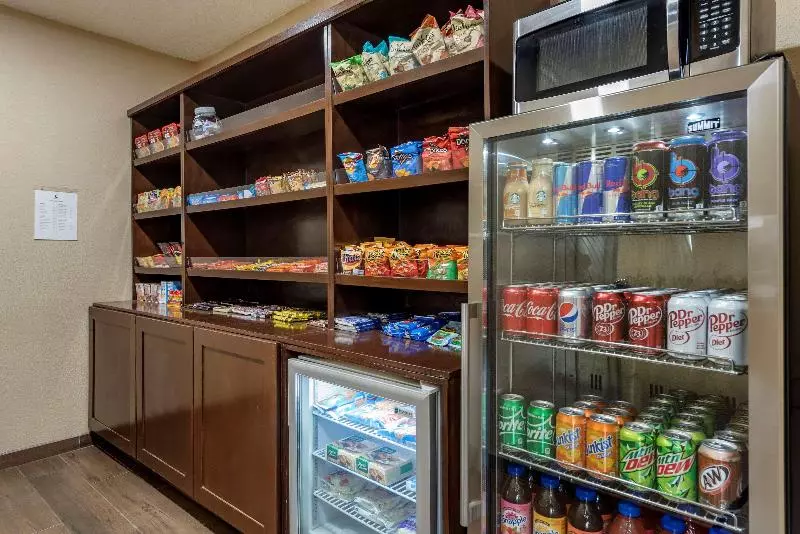 호텔 Comfort Inn & Suites Pueblo