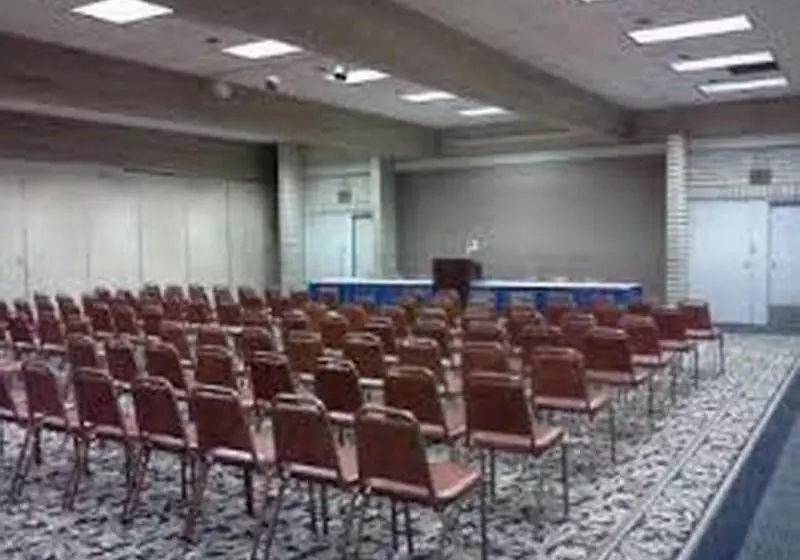 호텔 Fairbridge Extended Stay, A Kitchenette