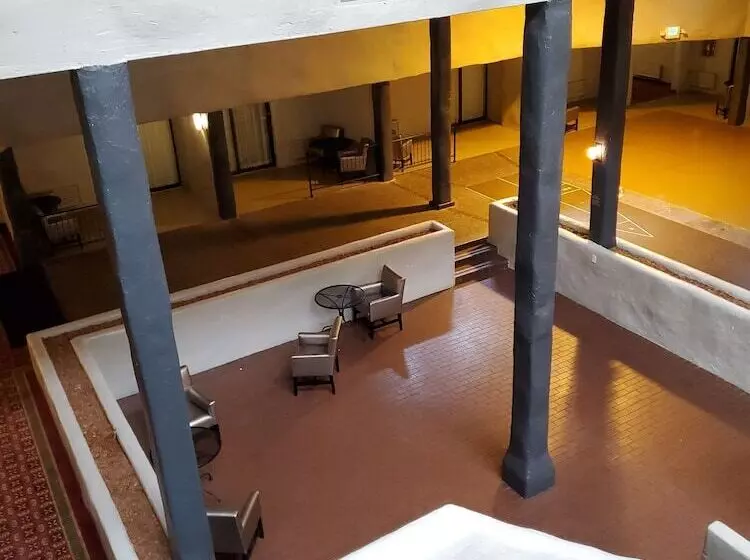 酒店 Pine Lake Resort And Banquets