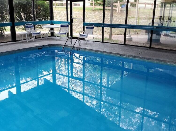 ホテル Pine Lake Resort And Banquets