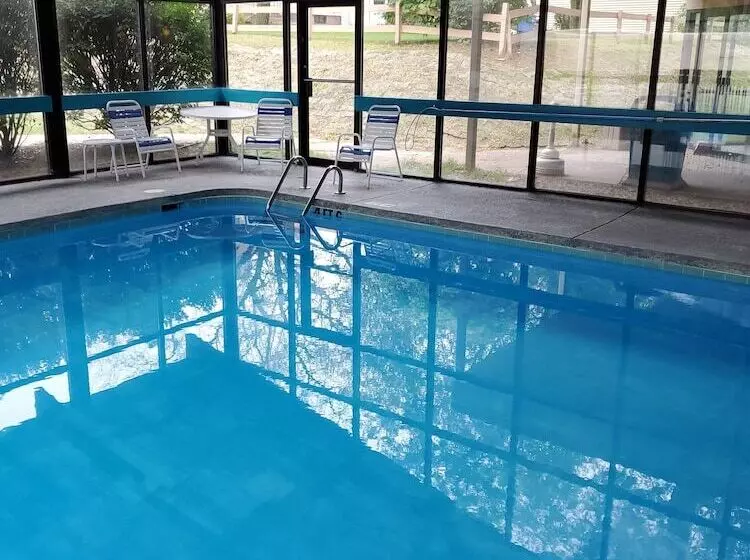 酒店 Pine Lake Resort And Banquets