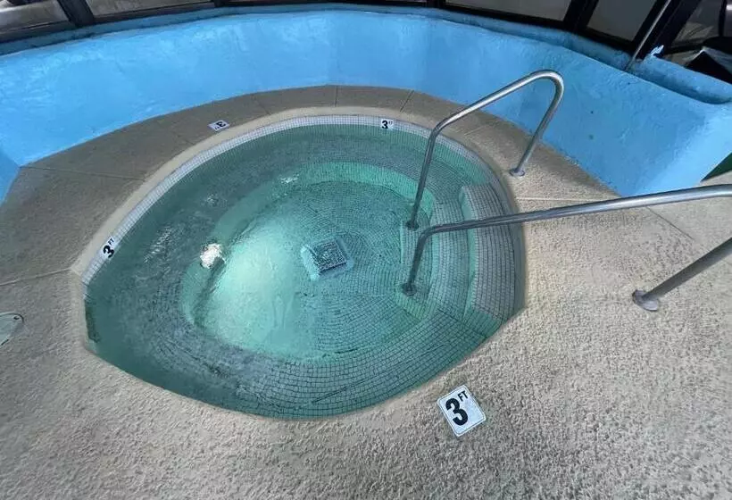 酒店 Pine Lake Resort And Banquets