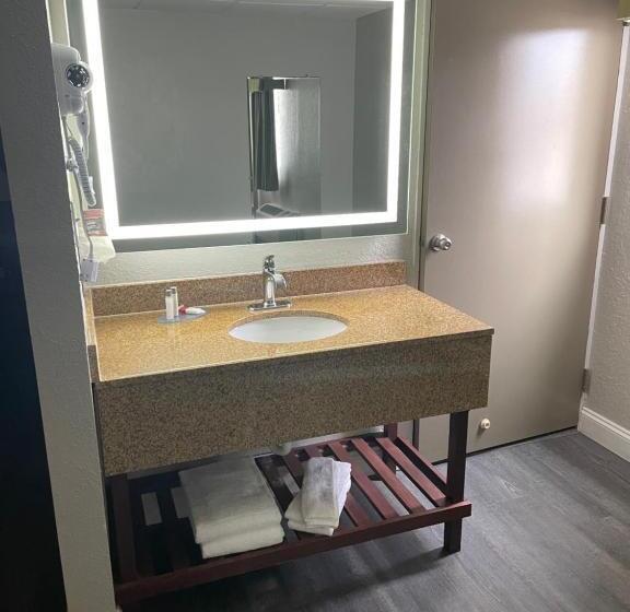 ホテル Pine Lake Resort And Banquets