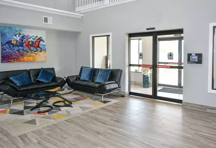 Отель Quality Inn & Suites Brooks Louisville South