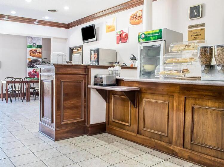 בית מלון כפרי Quality Inn & Suites Brooks Louisville South