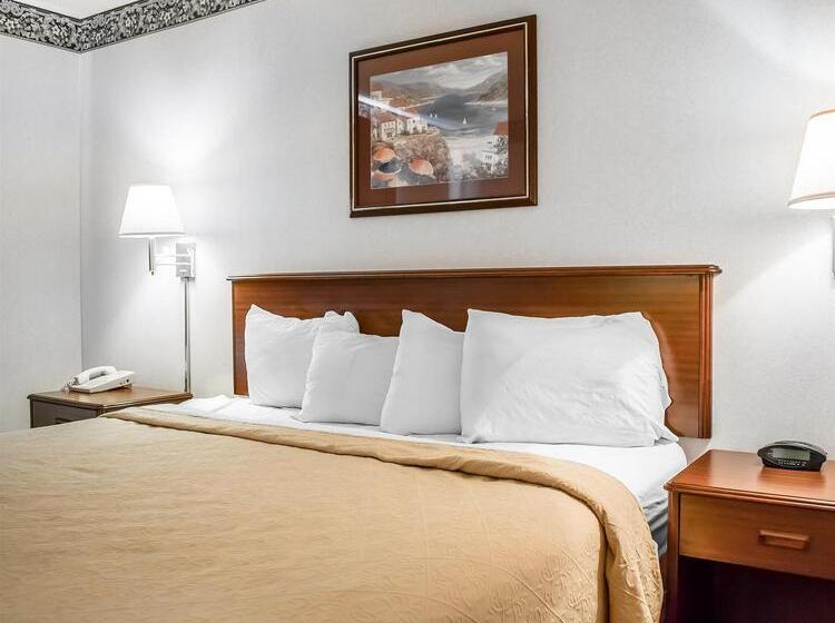 בית מלון כפרי Quality Inn & Suites Brooks Louisville South