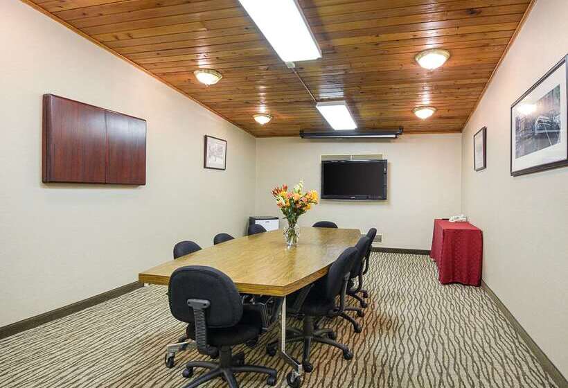 Отель Quality Inn