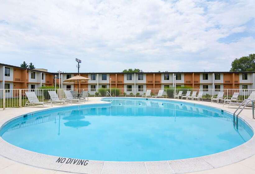 Отель Quality Inn