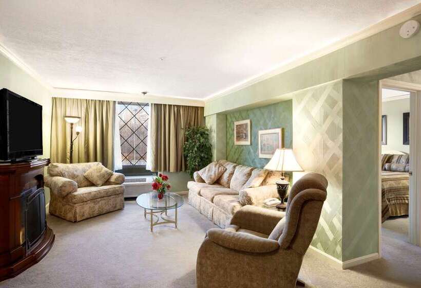 Ramada Hotel & Conference Center By Wyndham Lewiston