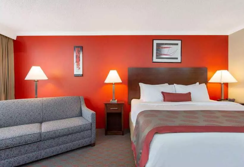 Ramada Hotel & Conference Center By Wyndham Lewiston