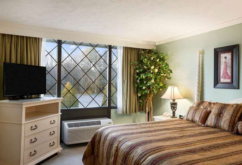 Ramada Hotel & Conference Center By Wyndham Lewiston