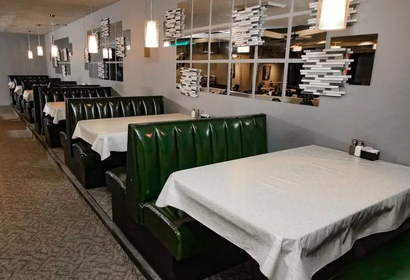 Ramada Hotel & Conference Center By Wyndham Lewiston