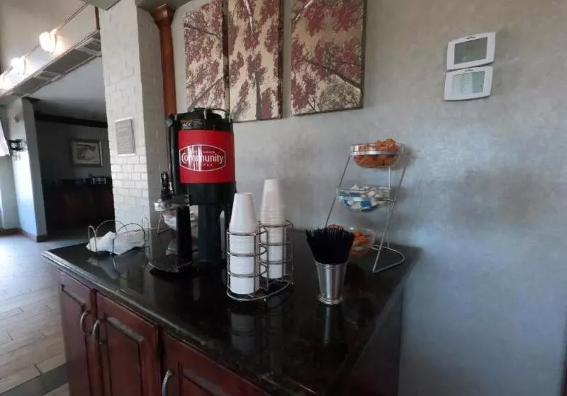 هتل Red Roof Inn & Suites Irving – Dfw Airport South