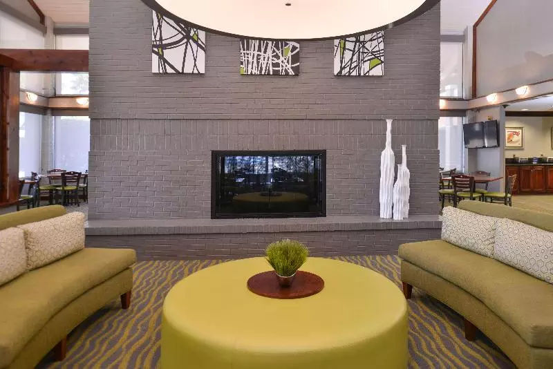 هتل Red Roof Inn & Suites Irving – Dfw Airport South