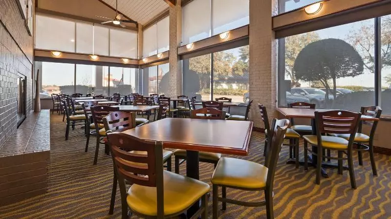 هتل Red Roof Inn & Suites Irving – Dfw Airport South