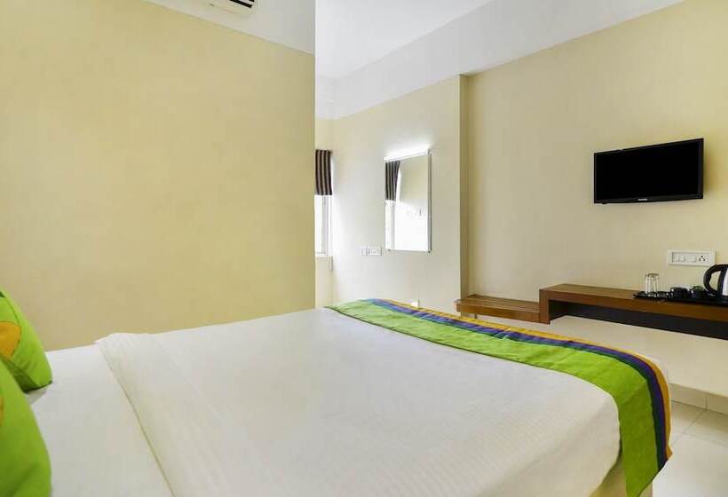 Hotel Nh Bypass, Venpalavattom, Anayara Po