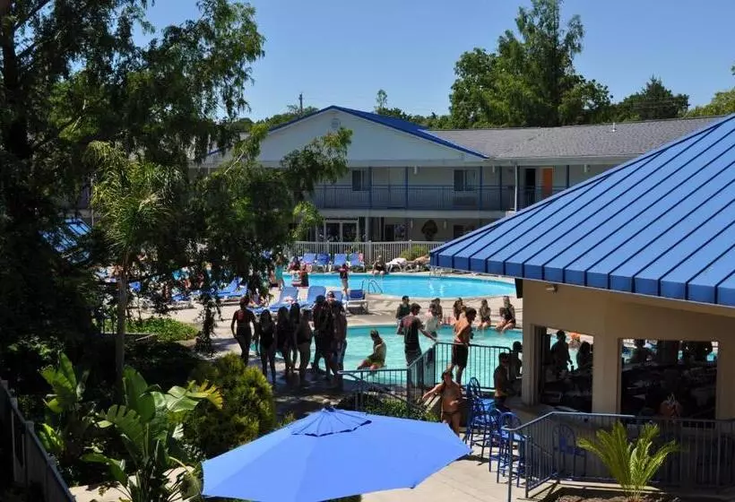 Hotelli Islander Inn