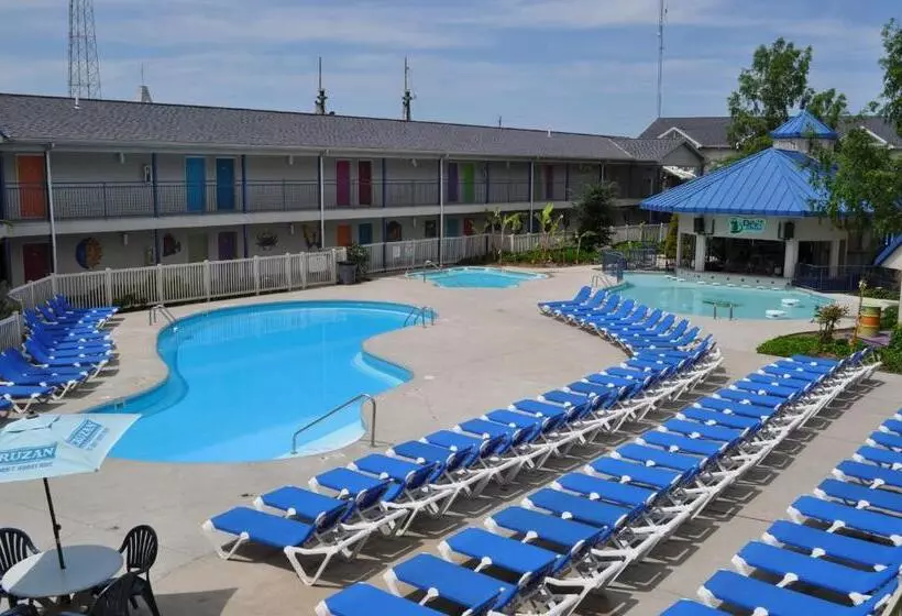 Hotelli Islander Inn