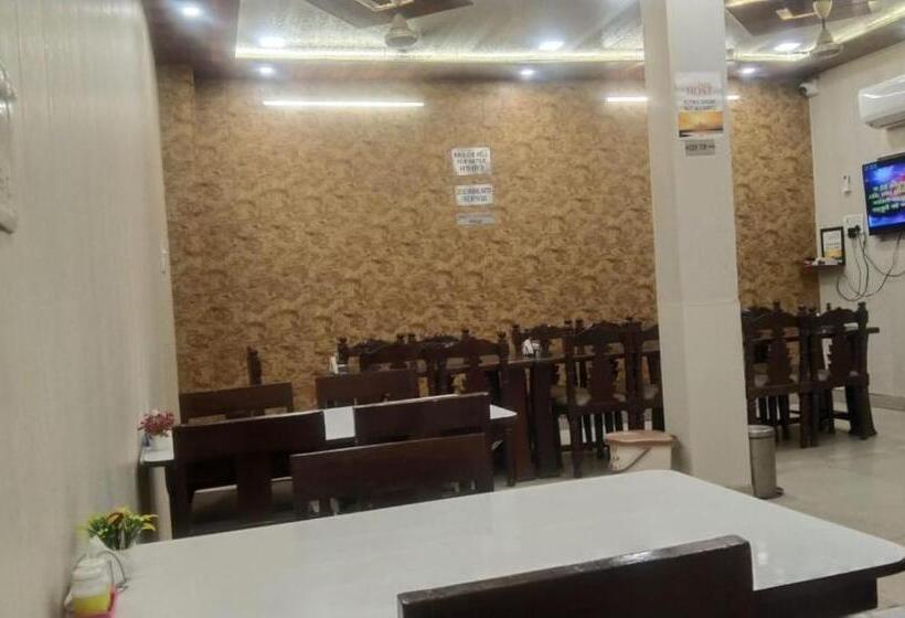 ホテル Host Near Taj