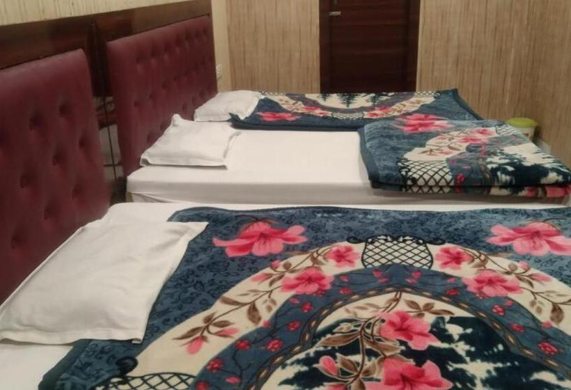 ホテル Host Near Taj