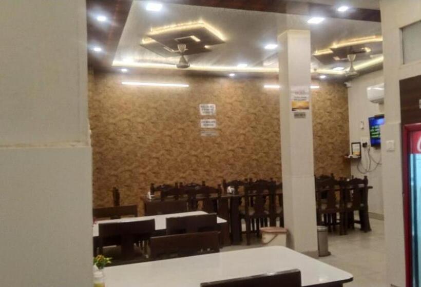 ホテル Host Near Taj