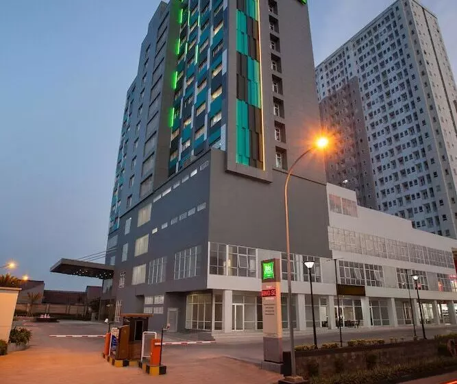 ホテル Ibis Styles Bekasi Jatibening