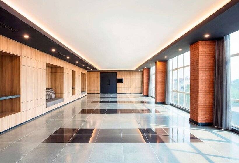 בית מלון כפרי Ibis Styles Bekasi Jatibening