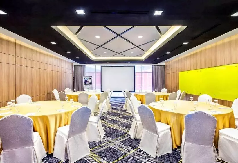 ホテル Ibis Styles Bekasi Jatibening