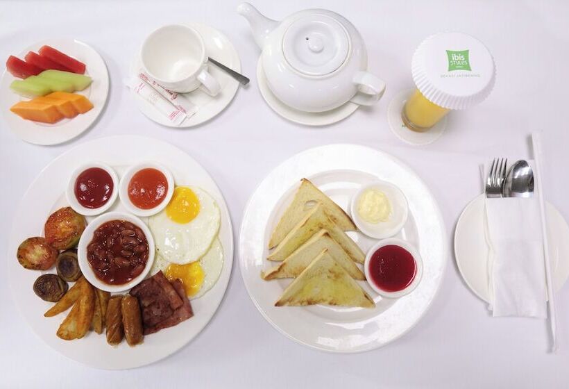 בית מלון כפרי Ibis Styles Bekasi Jatibening