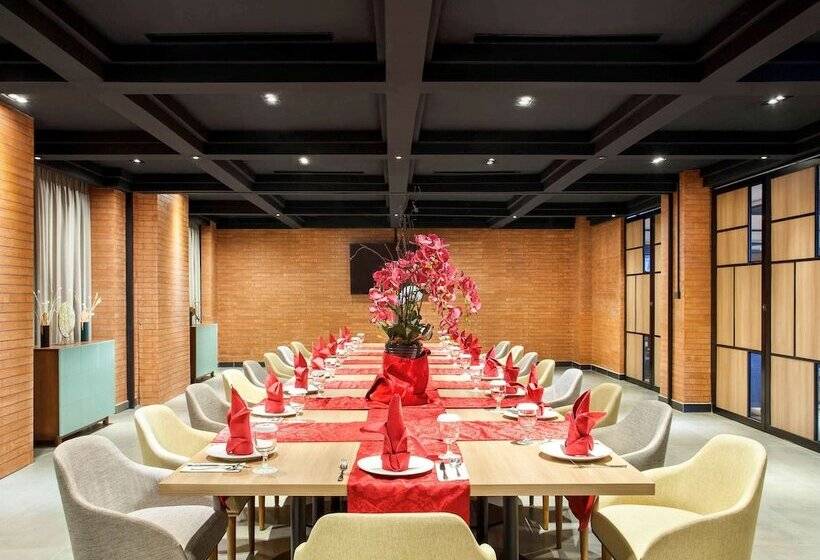 בית מלון כפרי Ibis Styles Bekasi Jatibening