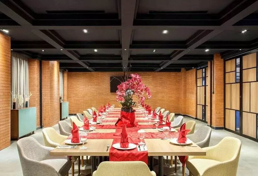 ホテル Ibis Styles Bekasi Jatibening