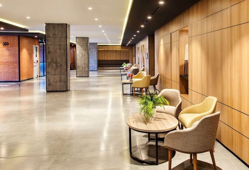 בית מלון כפרי Ibis Styles Bekasi Jatibening