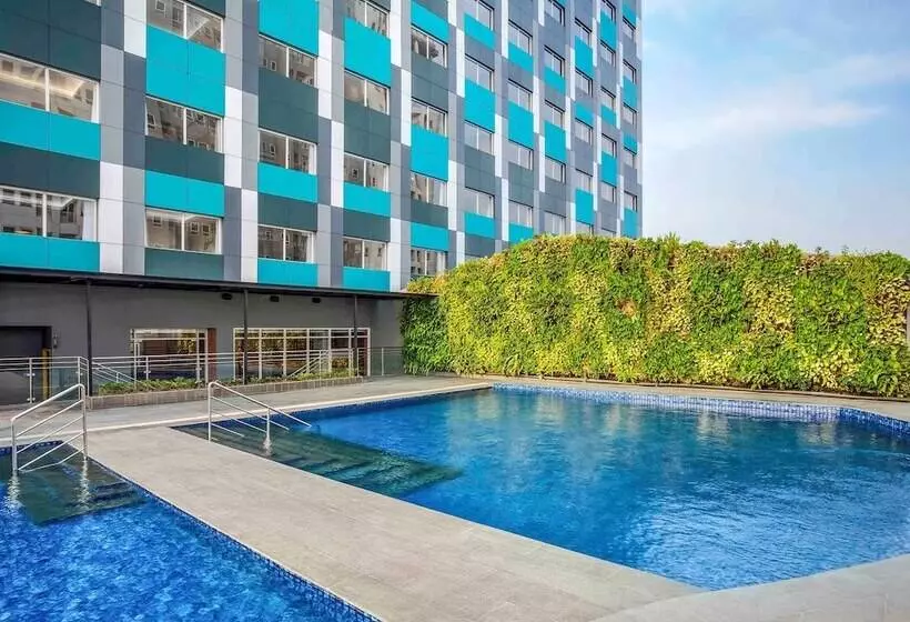 ホテル Ibis Styles Bekasi Jatibening
