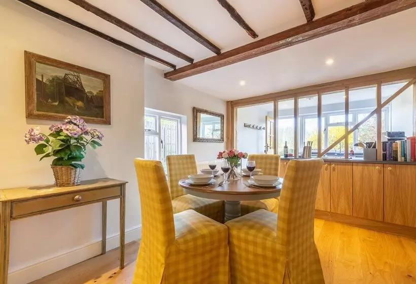 Fenwick Cottage