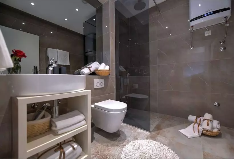 Pensão Via Porto Rooms