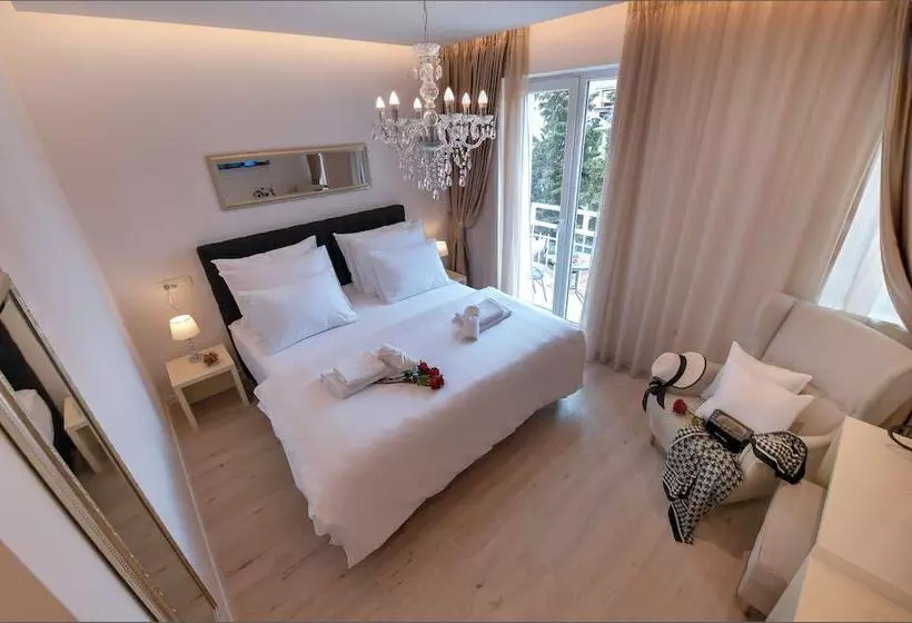 Pensão Via Porto Rooms