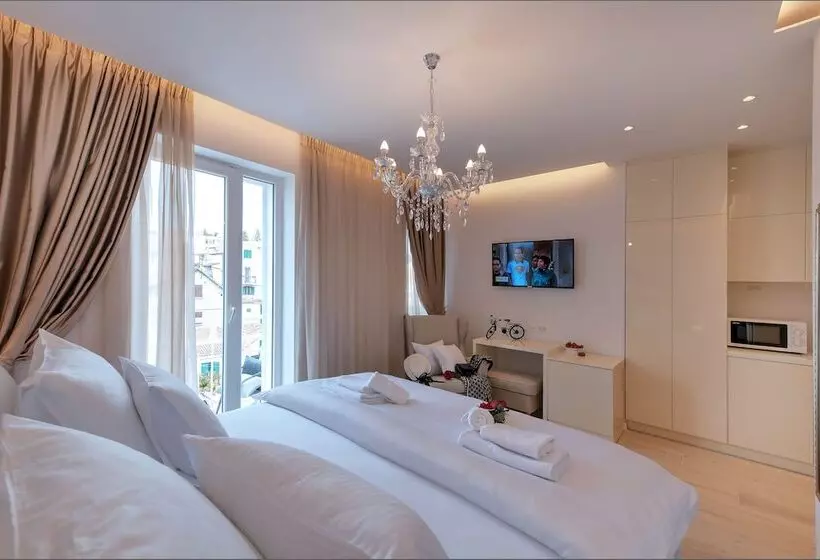 Pensão Via Porto Rooms
