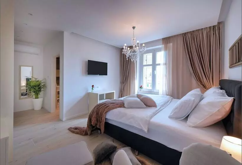 Pensão Via Porto Rooms