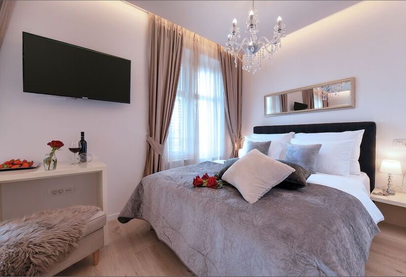 Pensão Via Porto Rooms