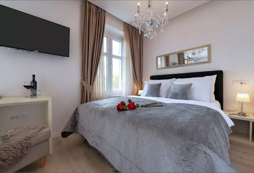 Pensão Via Porto Rooms