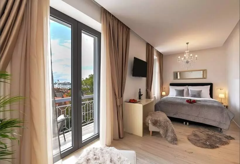 Pensão Via Porto Rooms